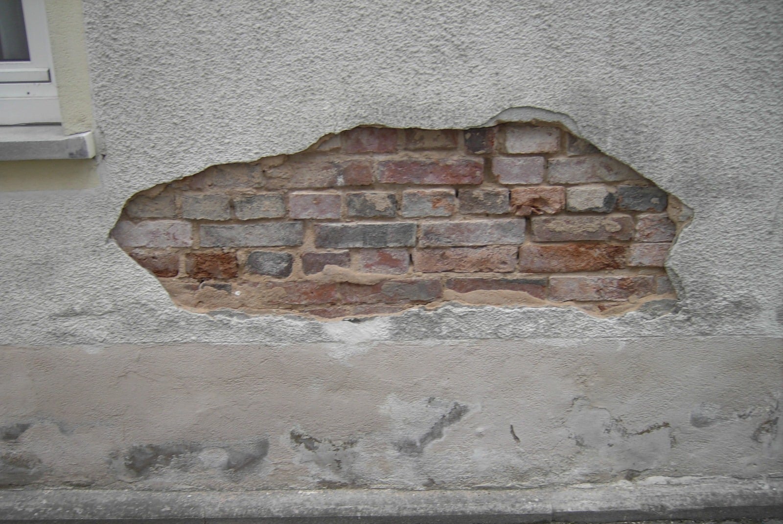 Maroder Sockel bjk-Sockelputz-System